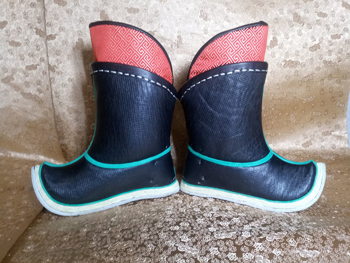 Mongolian traditional child boots in Shagai style - Mongolia Business