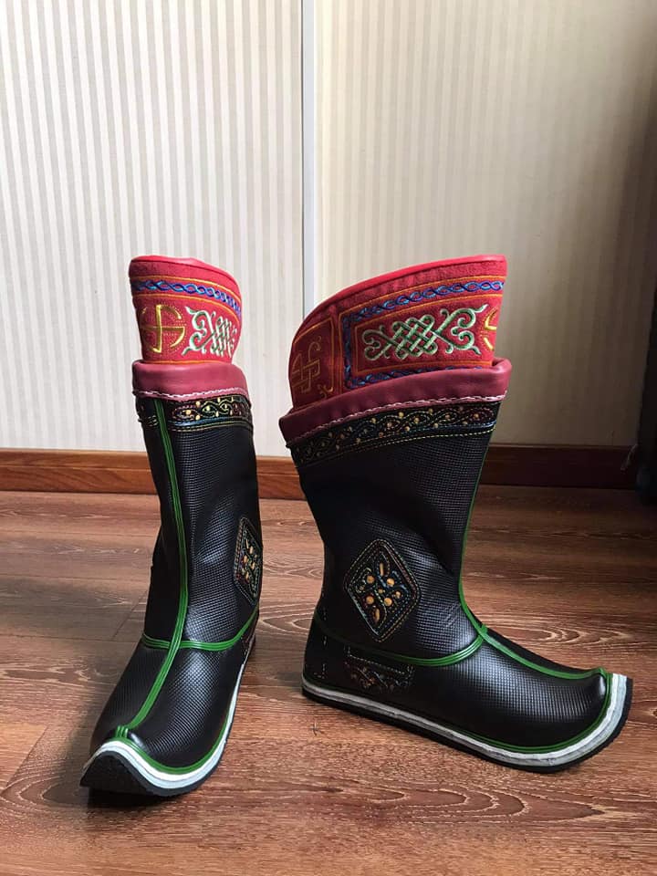 Mongolian traditional boots in Nergui's style - Mongolia Business