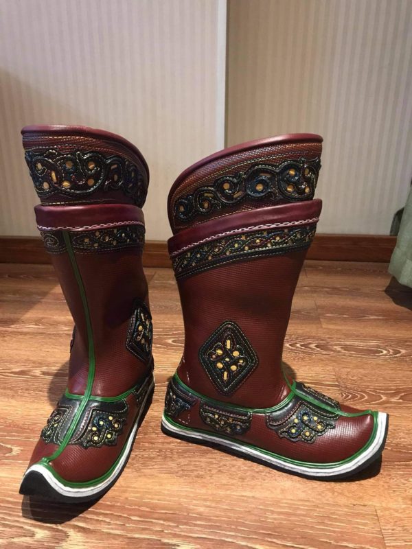 Mongolian traditional high boots brown