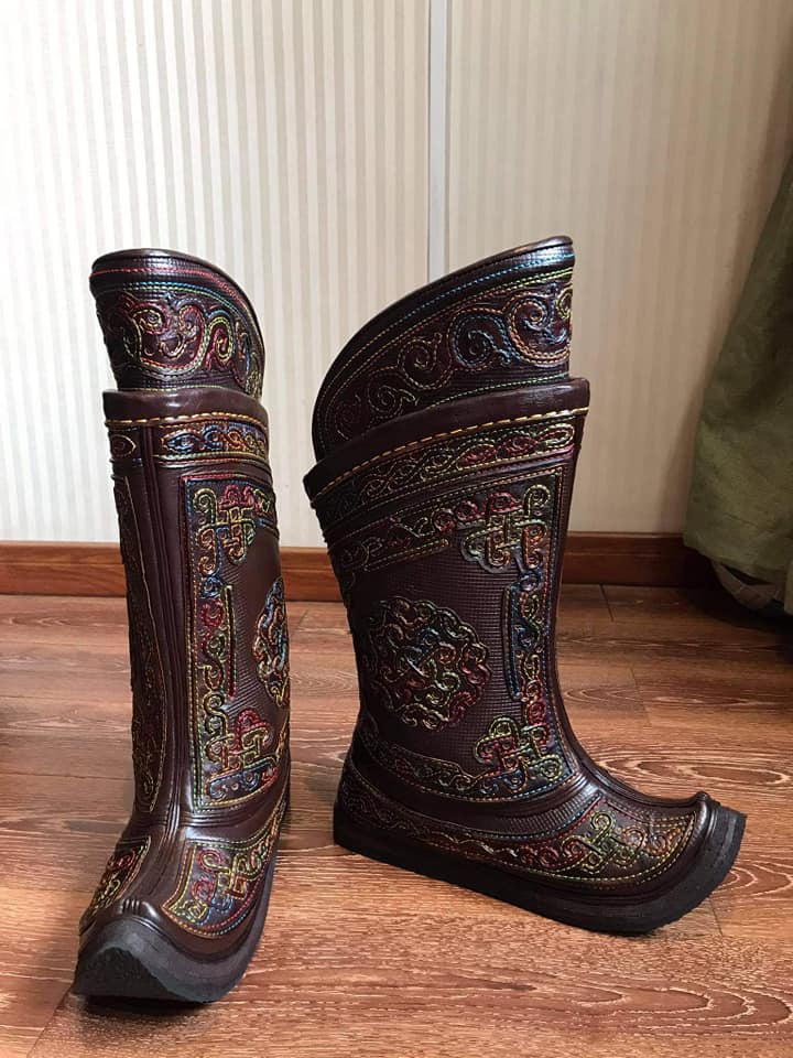 Mongolian traditional boots in Nergui's style - Mongolia Business