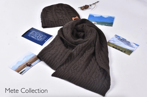 Yak fiber hat and scarf by METE collection